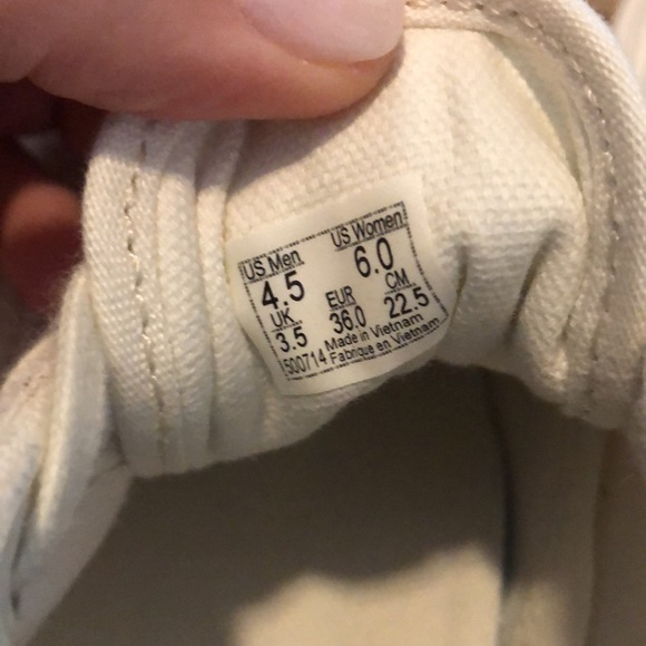 Vans - Picture 4 of 5